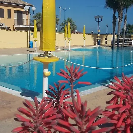 מלון דירות Vacanze Ancora 4*