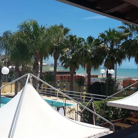 מלון דירות Vacanze Ancora 4*