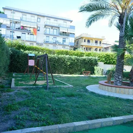 Vacanze Ancora מלון דירות