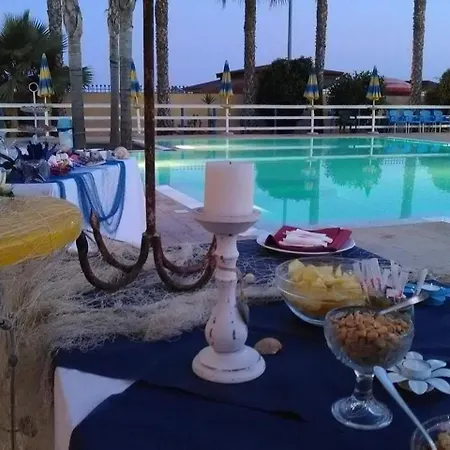מלון דירות Vacanze Ancora 4*